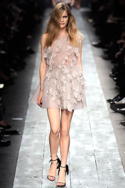 Look 32